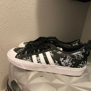 Like new adidas Disney goofy shoes!